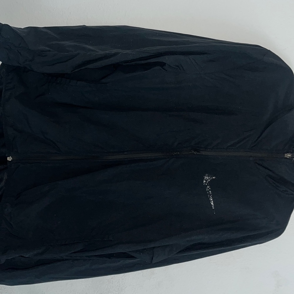 I am selling a Nike windbreaker